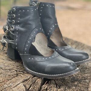Freebird Black Ankle Boots with Chunky Heel and Studded Straps